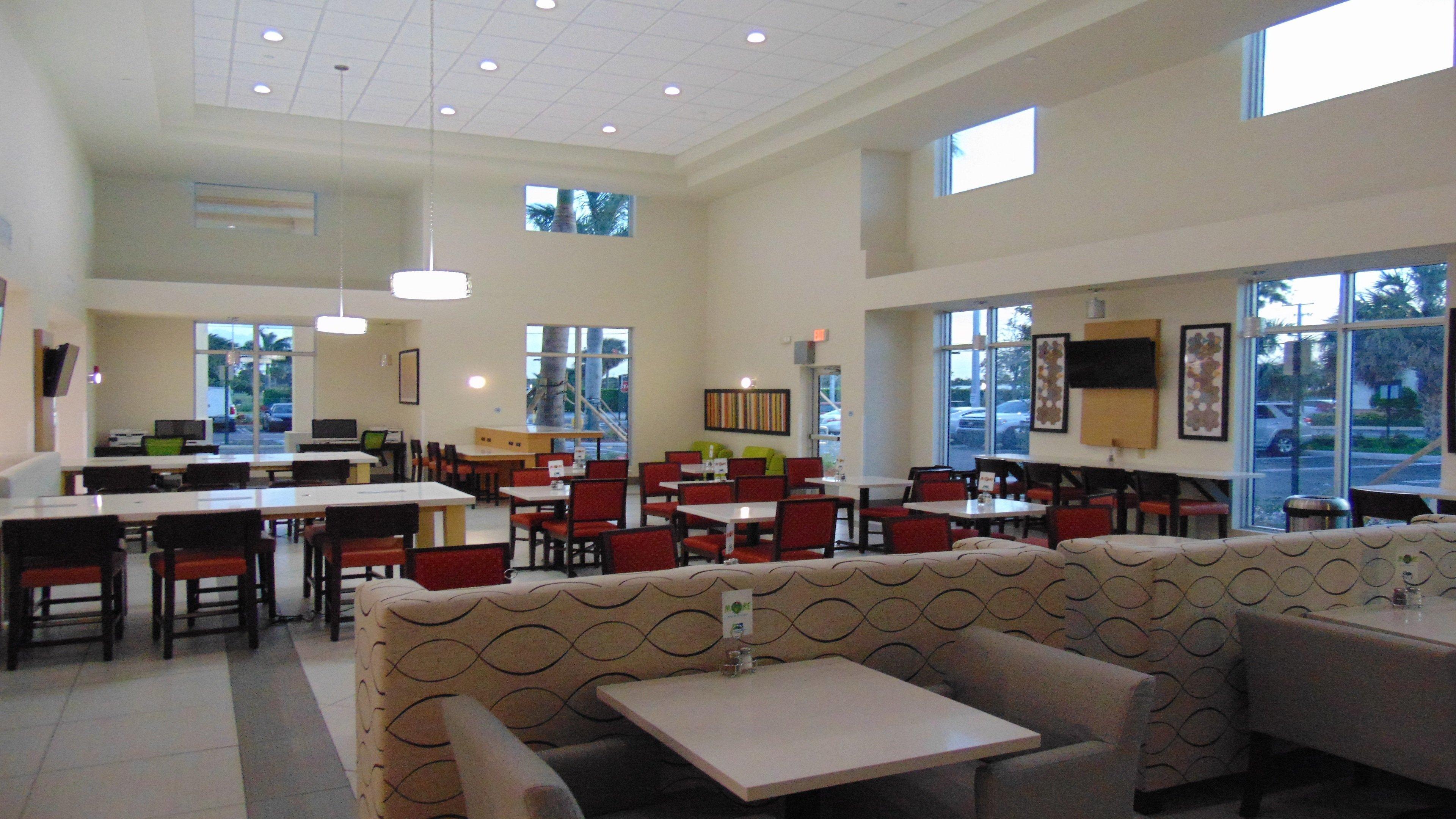Holiday Inn Express & Suites Boynton Beach West By Ihg Exteriör bild
